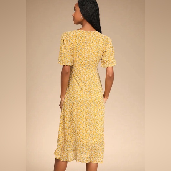 Lulus Anything Lovelier Yellow Floral Print Tiered Midi Dress Size: XS - Picture 2 of 9